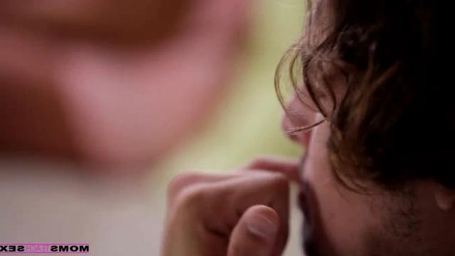 Didem Banyoda Ayna Karşısında Yakalandı! Zevk Dolu Sahneler Lezbiyen Videosu